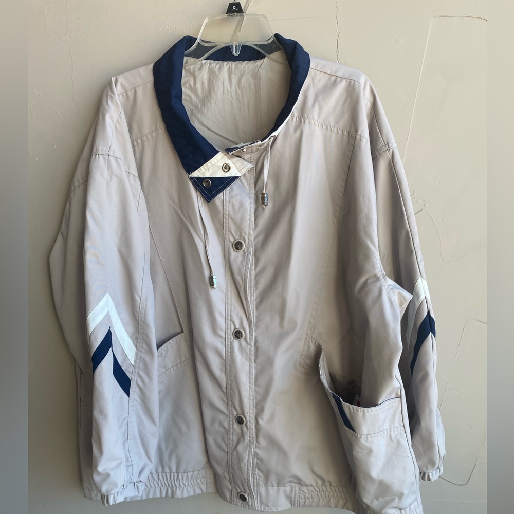 Men’s Lightweight jacket Grey/Beige Reversible SZ 2X snap closure